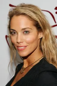 Photo Elizabeth Berkley