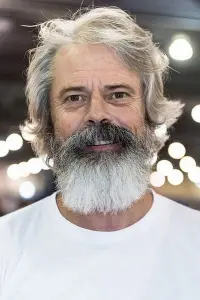 Photo C. Thomas Howell