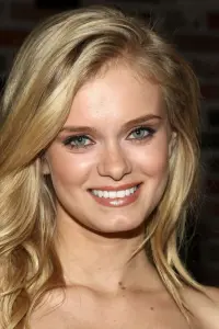 Photo Sara Paxton