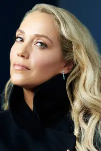 Photo Elizabeth Berkley