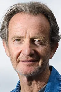 Photo Anton Lesser