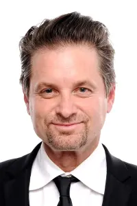 Photo Shea Whigham