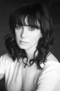 Photo Mia Kirshner