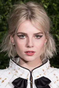 Photo Lucy Boynton