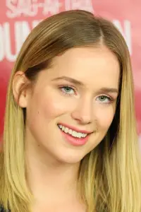 Photo Elizabeth Lail