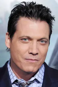 Photo Holt McCallany