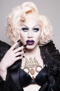 Photo Sharon Needles