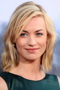 Photo Yvonne Strahovski