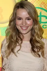 Photo Bridgit Mendler