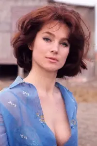 Photo Shirley Anne Field