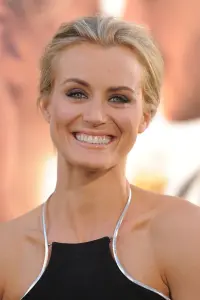 Photo Taylor Schilling