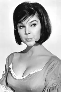 Photo Yvonne Craig