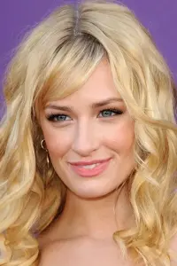 Photo Beth Behrs