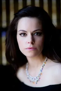 Photo Emily Hampshire