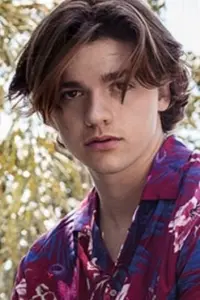 Photo Joel Courtney