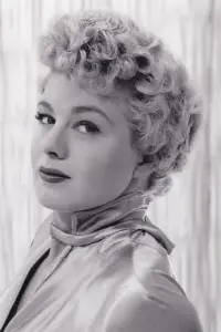 Photo Shelley Winters