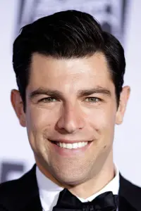 Photo Max Greenfield