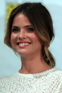 Photo Shelley Hennig