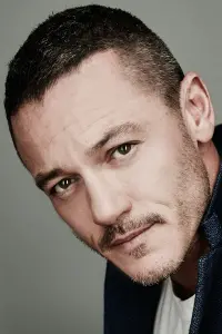 Photo Luke Evans