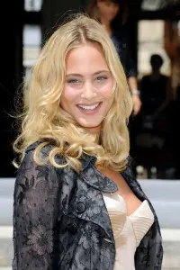 Photo Nora Arnezeder