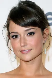 Photo Milana Vayntrub