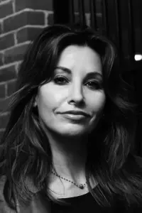 Photo Gina Gershon