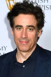 Photo Stephen Mangan