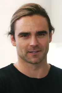 Photo Dustin Clare