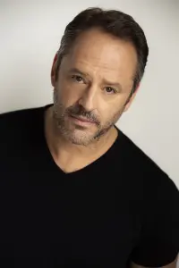 Photo Gil Bellows