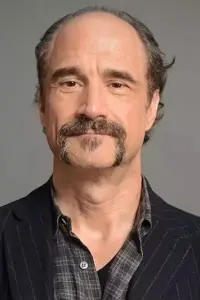 Photo Elias Koteas