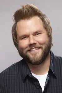 Photo Tyler Labine