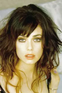 Photo Mia Kirshner