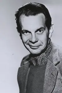 Photo Raymond Massey