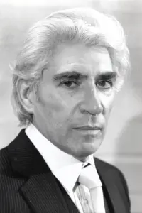 Photo Frank Finlay