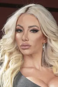 Photo Nicolette Shea