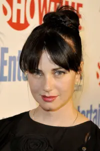 Photo Mia Kirshner