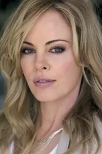 Photo Chandra West