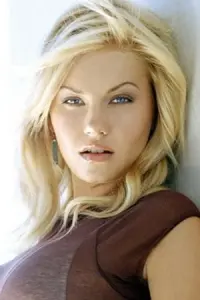 Photo Elisha Cuthbert