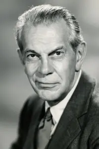 Photo Raymond Massey