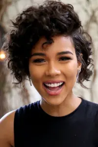 Photo Alexandra Shipp