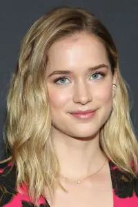 Photo Elizabeth Lail