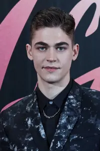 Photo Hero Fiennes Tiffin