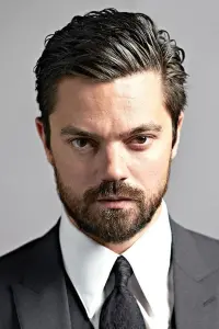 Photo Dominic Cooper