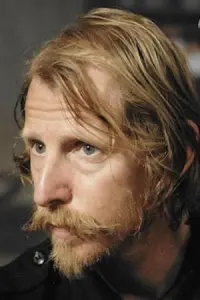 Photo Lew Temple