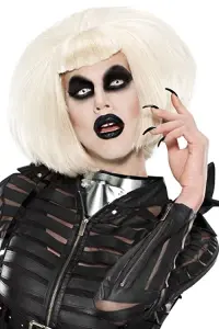 Photo Sharon Needles