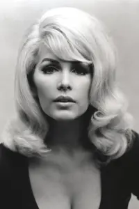 Photo Stella Stevens