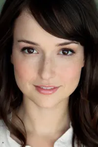 Photo Milana Vayntrub