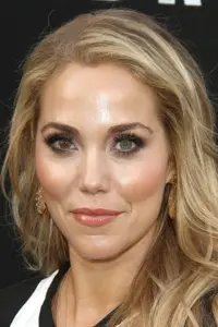 Photo Elizabeth Berkley