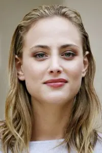 Photo Nora Arnezeder