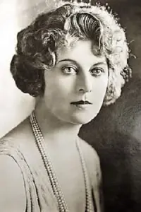 Photo Gertrude Astor